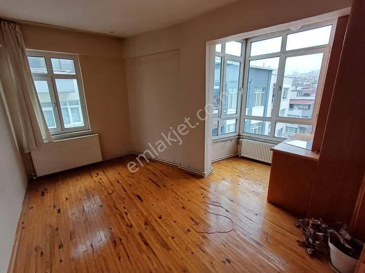 Samsun İlkadım Rasathane Mahallesi'nde Merkezi Konumda Dış Cepheli 3+1 Satılık Daire