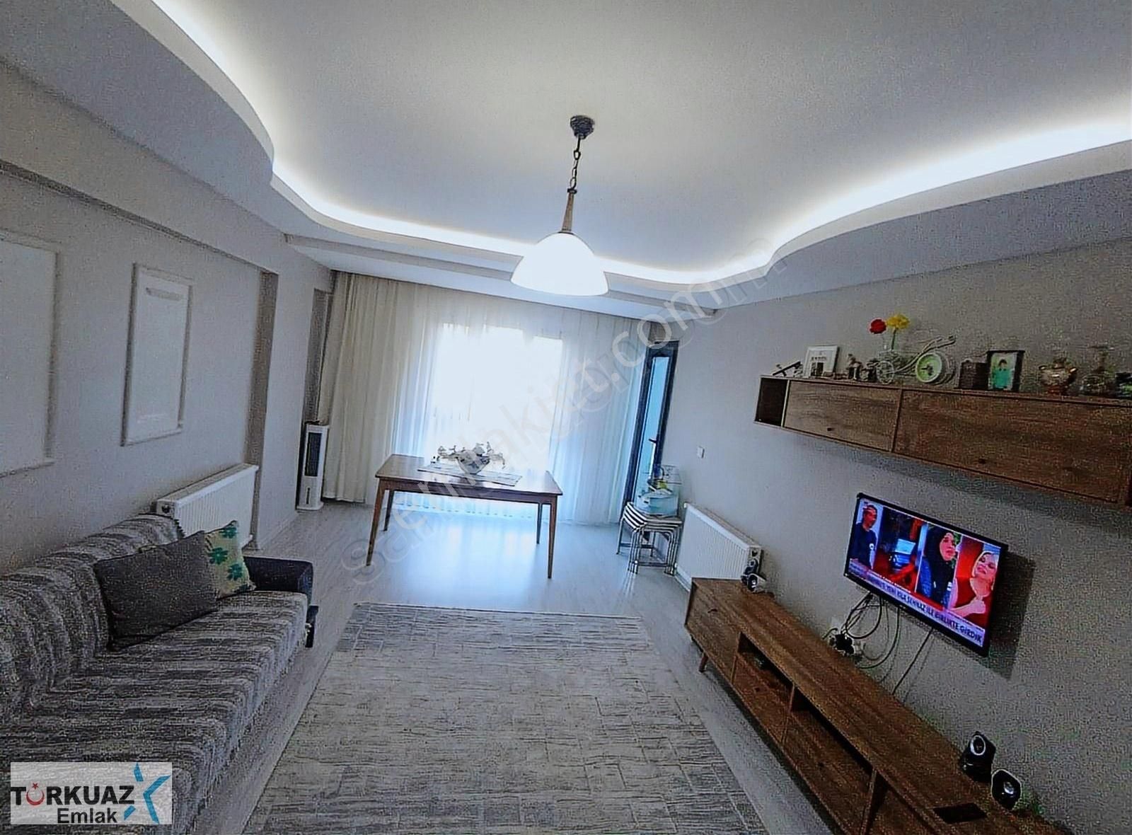 Mesude Tunçay'dan Gazi İlköğretim Karşısı 3+1 Ara Kat Daire