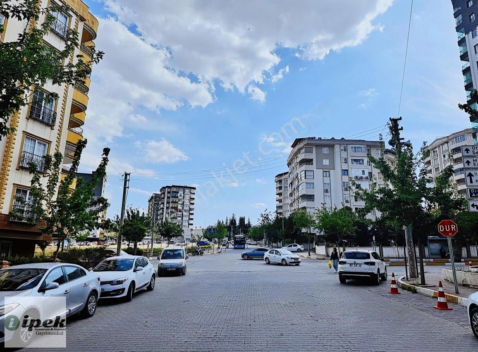 İpek Gayrimenkul - Çevikkuvet Yanında Köşebaşı 3+1 Bakımlı Daire