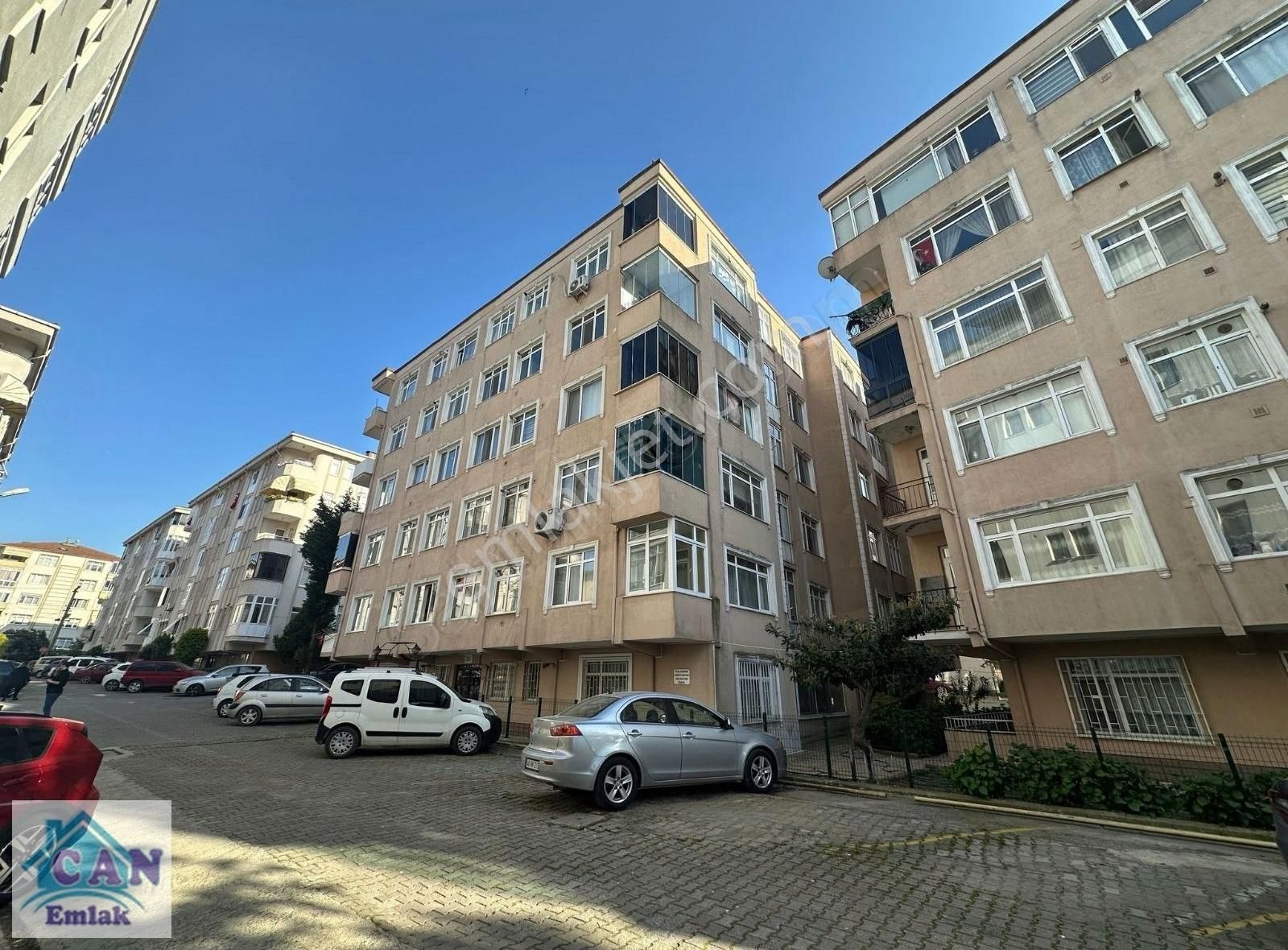 Yüzbaşılar Hastahanesi Yürüme Mesafesinde Yapılı 3+1