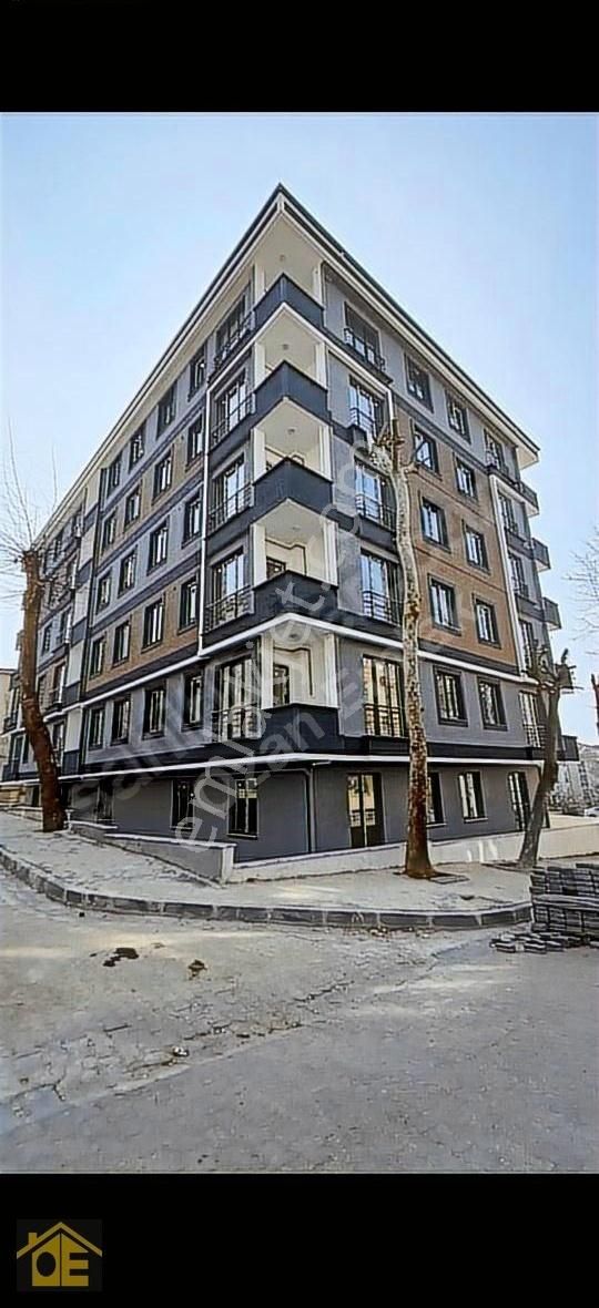 Ozan'dan Avcılar Sitelerde Yeni Bina'da 2+1 Daire