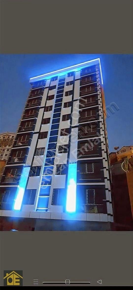 Ozan'dan Esentepe Mahallesi Genç Binada Teraslı Daire
