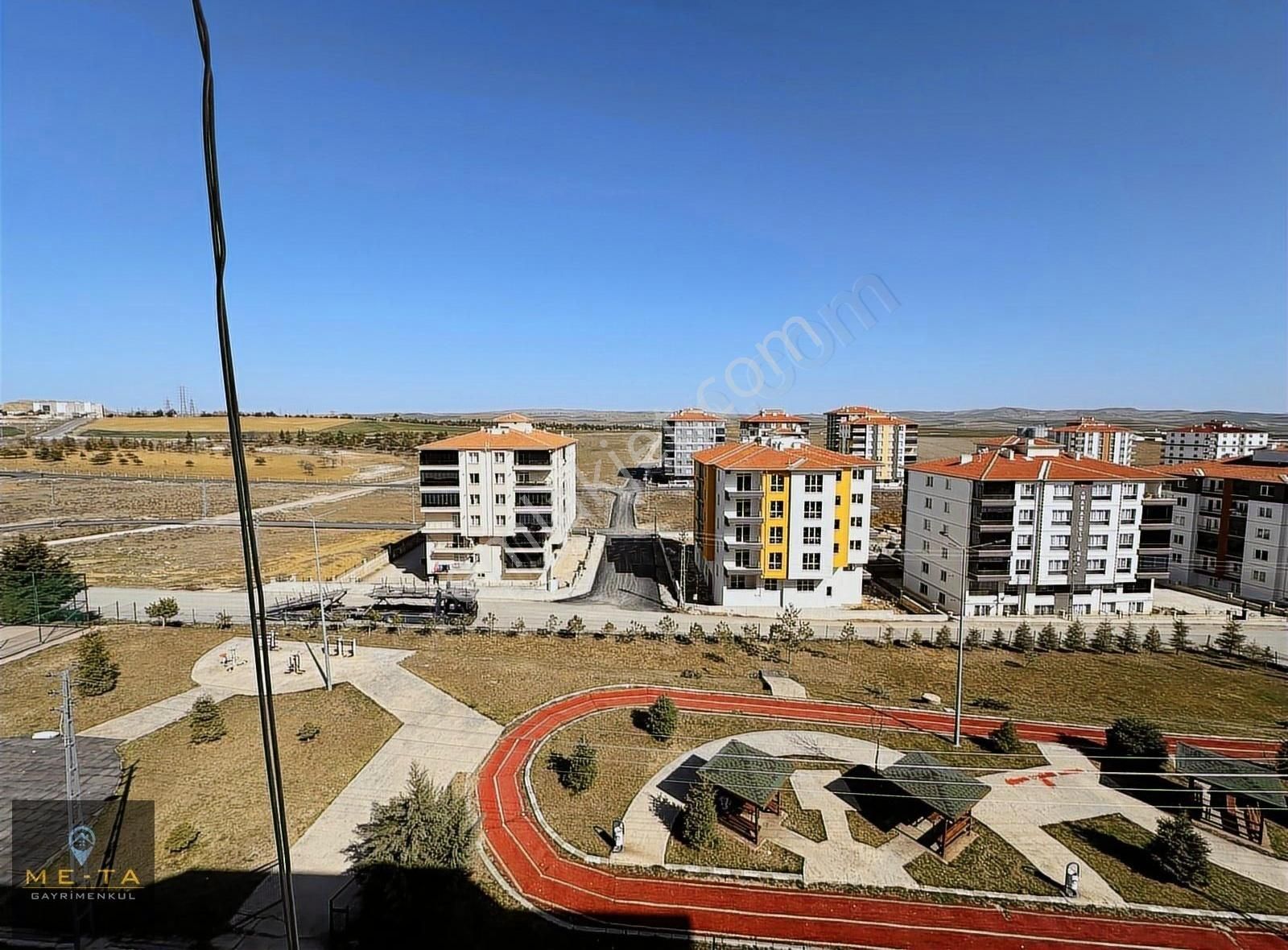 Me-ta Gayrimenkul'den İstiklal Mahallesinde Satılık Dublex Daire