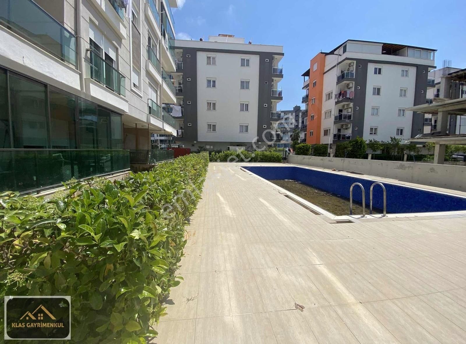 Sarısu Mahallesinde Geniş Eşyalı Kiralık Daire