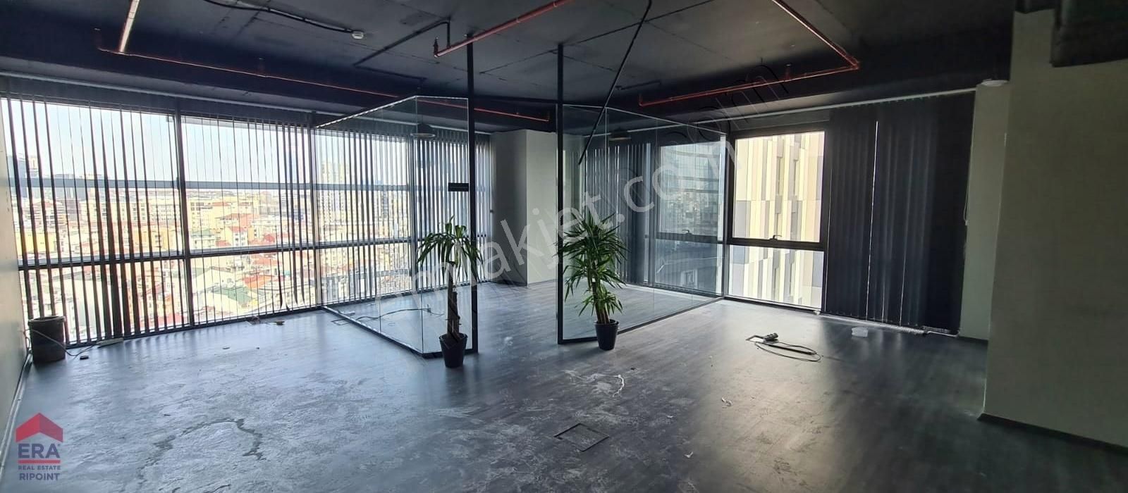 I Tower Da 17. Kat...uygun,banyo Ve Mutfaklı Ofis...