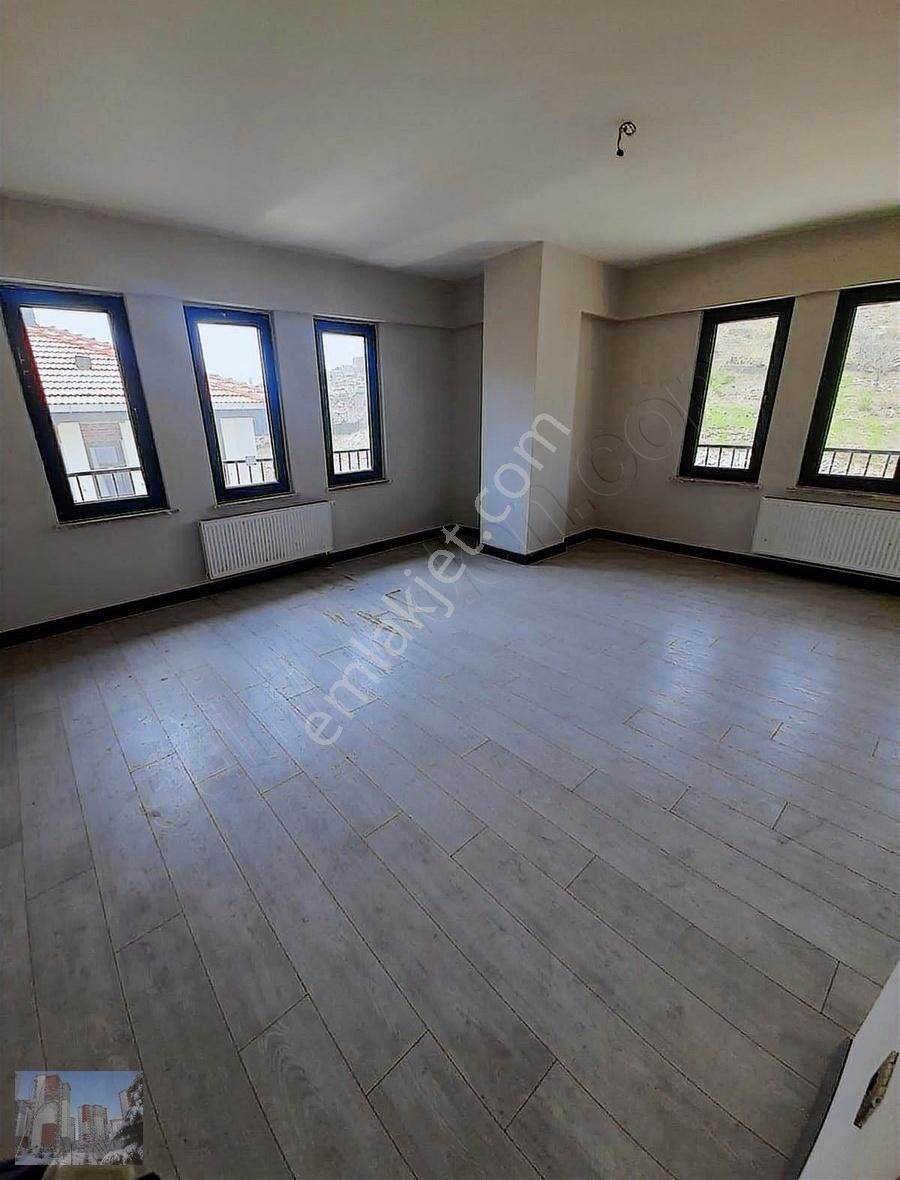 Ankara Nın Merkezinde Sıfır Geniş Kullanışlı 3+1 Kiralık Daire