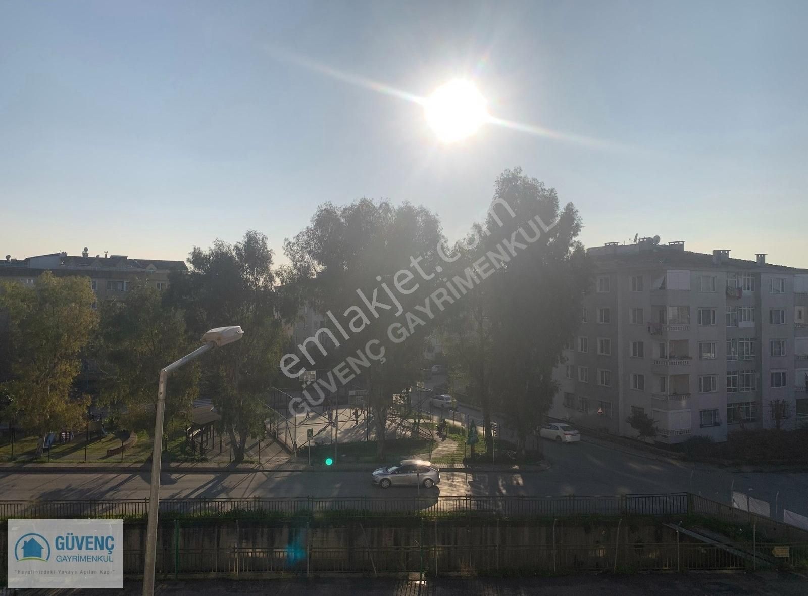 Güvenç'den Devri Tuzla Sitesi'nde Satılık Güney Cephe Ara Kat...