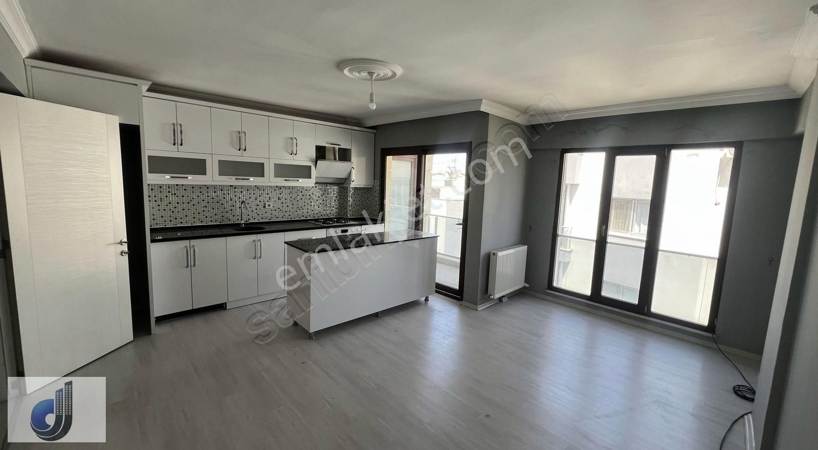 Eski Çarşamba Pazarı Civarı Satılık Dublex