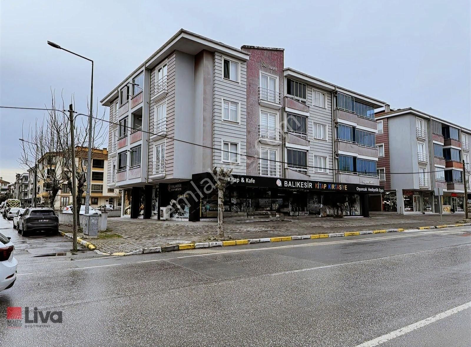 Beyoğlu Cad.balıkesir Kitap Kırtasiye Üstü Arakat Güney Cephe