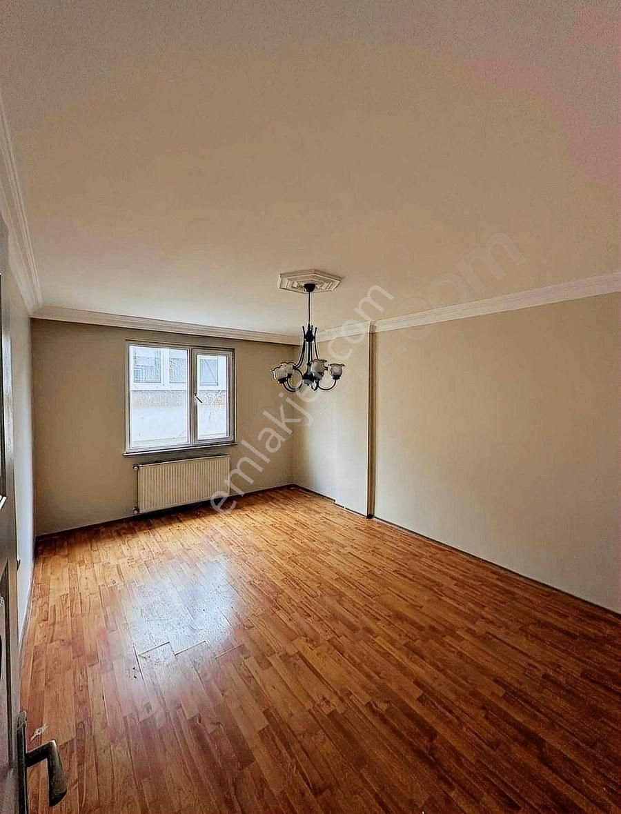 Esenyurt Güzelyurt Merkezi Konumda Bakımlı 4+2 Dubleks Daire