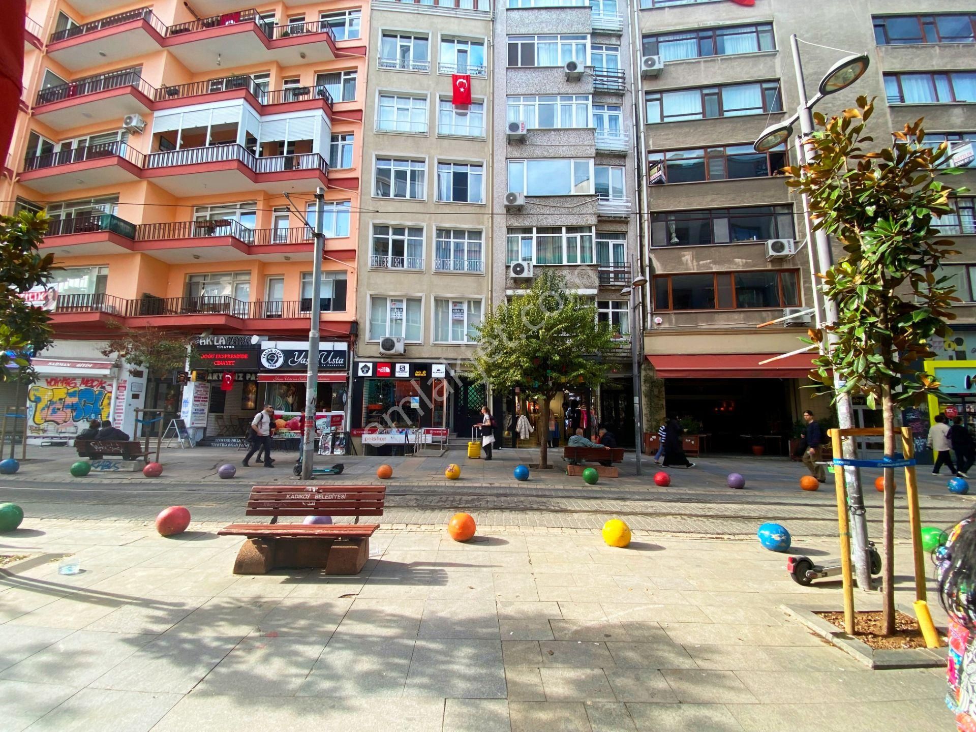 Bahariye Caddesi Üzeri 1.kat Masrafsız İskanlı 95m2 Satılık 2+1