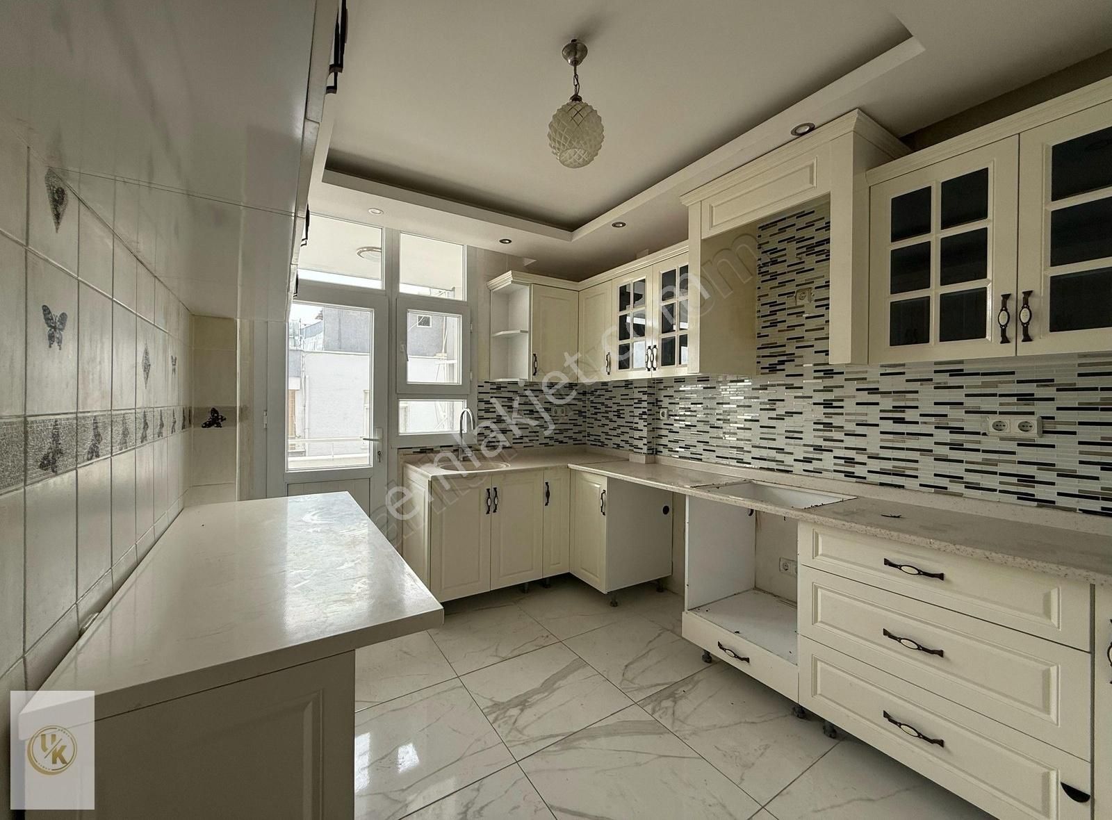 Huzur Evlerinde 3+1 K.mutfak Park Manzaralı Extralı Geniş Daire