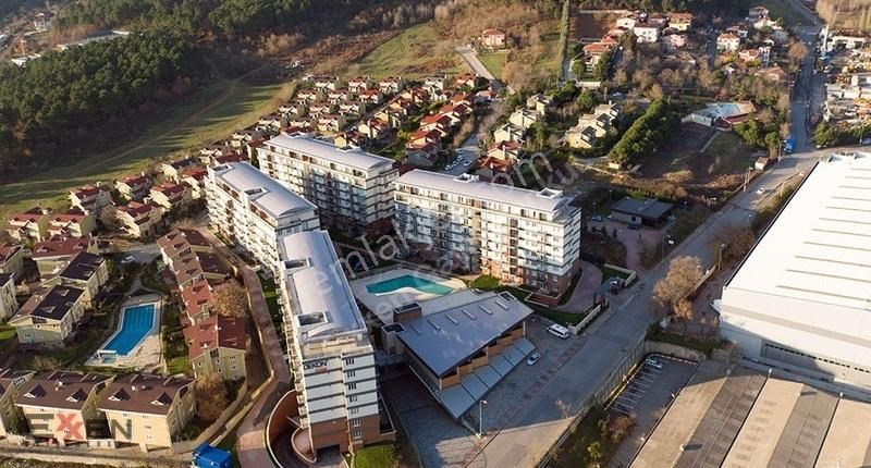 Çekmeköy Alemdağ Dekon Silva Sitesi 'nde 1+1 Kiralık Daire