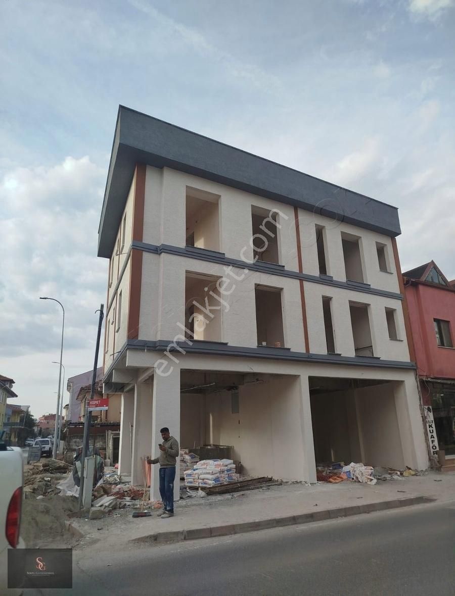 Merkeze Yakın Pazartesi Pazarı Yanı Cadde Üzeri Yatırımlık Daire