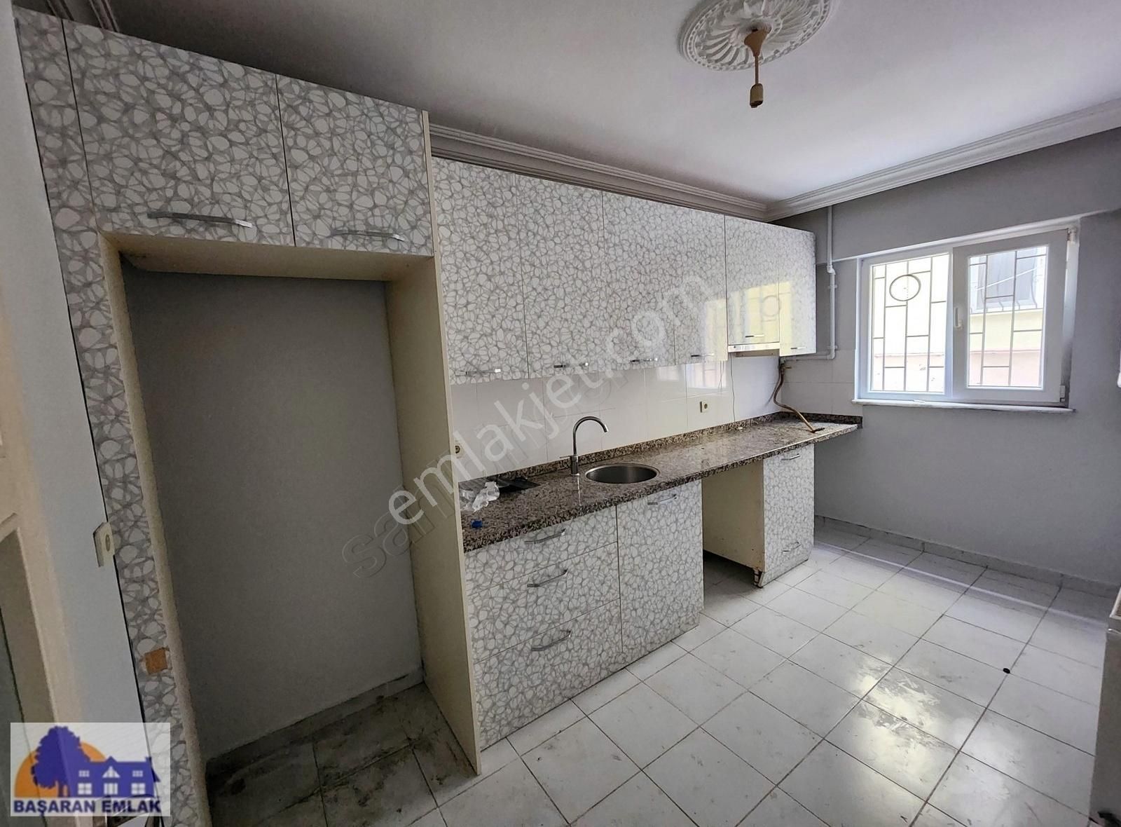 İçerenköy De Bahçe Katı 2+1 Kombili Bakımlı Kiralık Daire