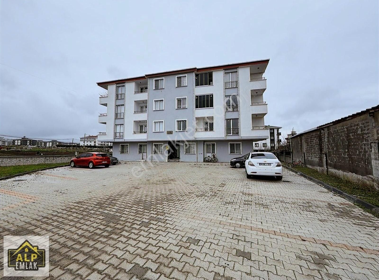 Selimpaşanın Denize Yürüme Mesafesi 3+1 120 M2 Net Dairesi
