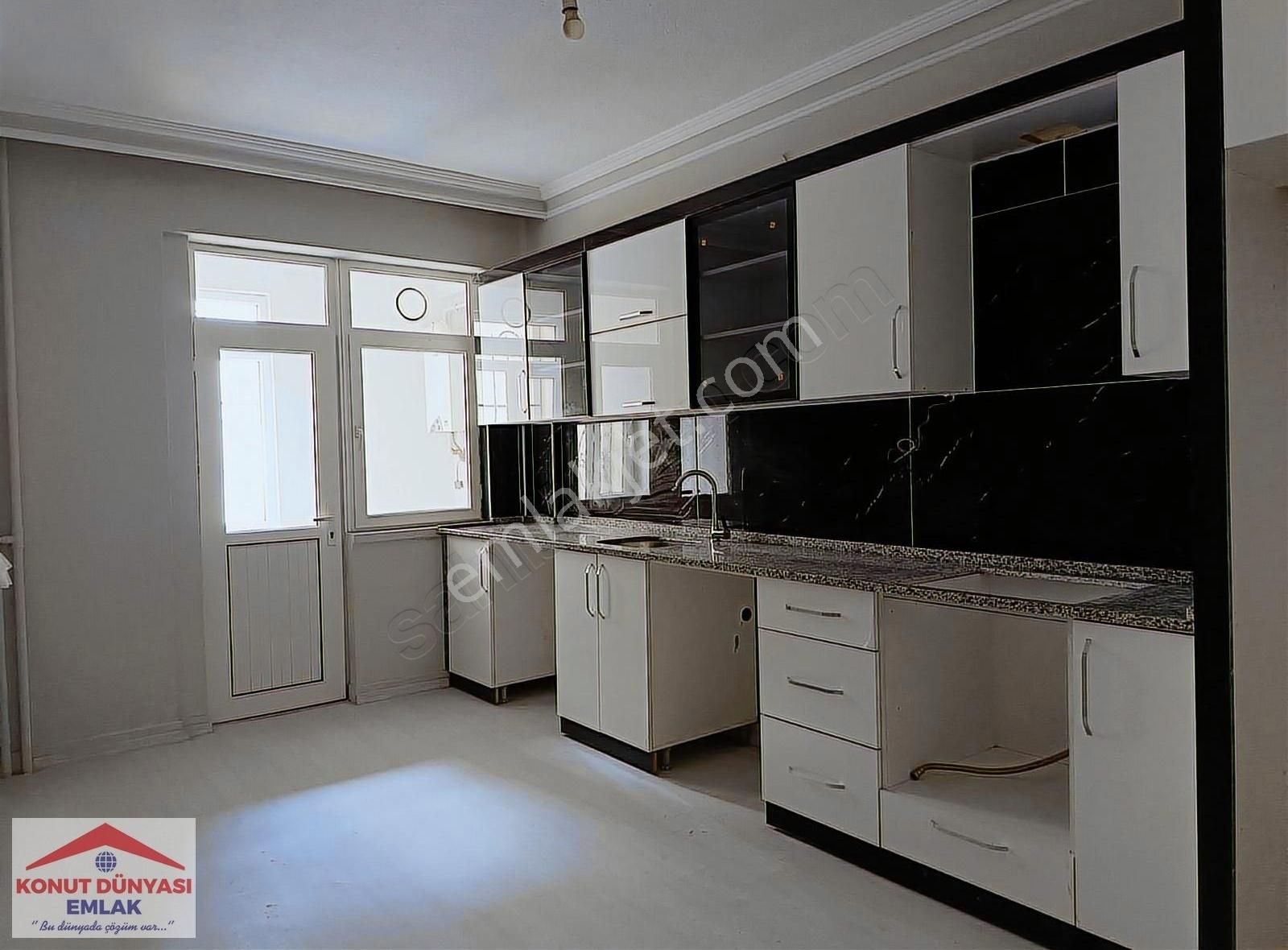 Veysel Karani Cad. Üzeri Ayşe Kemal İmamhatip Yanı 3+1içi Sıfır