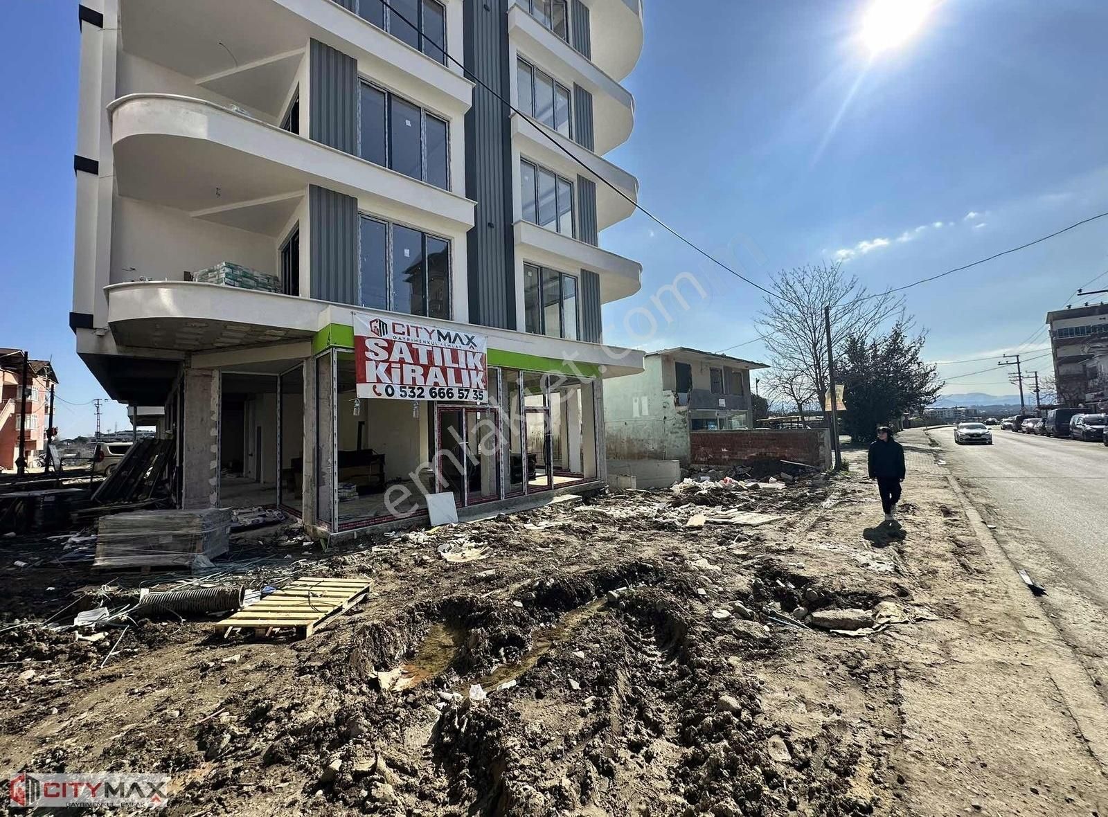 Cıtymaxtan Satılık Değirmenbaşı Caddesi Üzerinde 170 M2