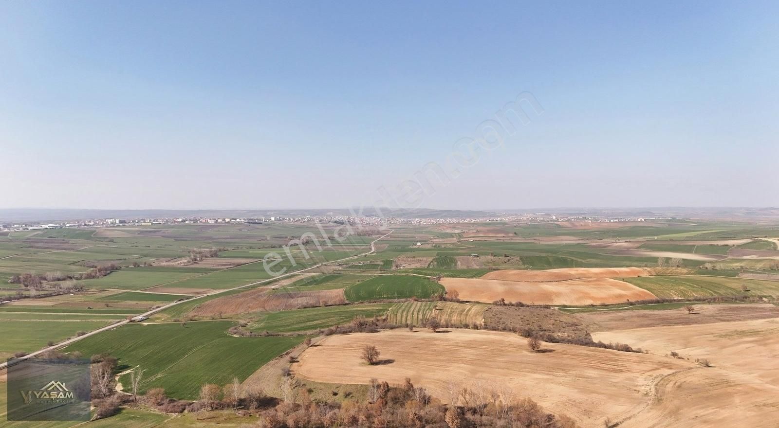 Asfalta Yakın Konumda Organize Bölgesi Yatırımlık 11878 M2 Arazi