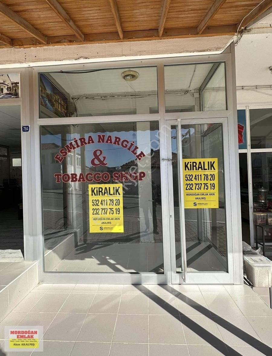 Mordoğan Emlaktan Merkzde Atatürk Caddesinde 14m2 Kiralık Dükkan