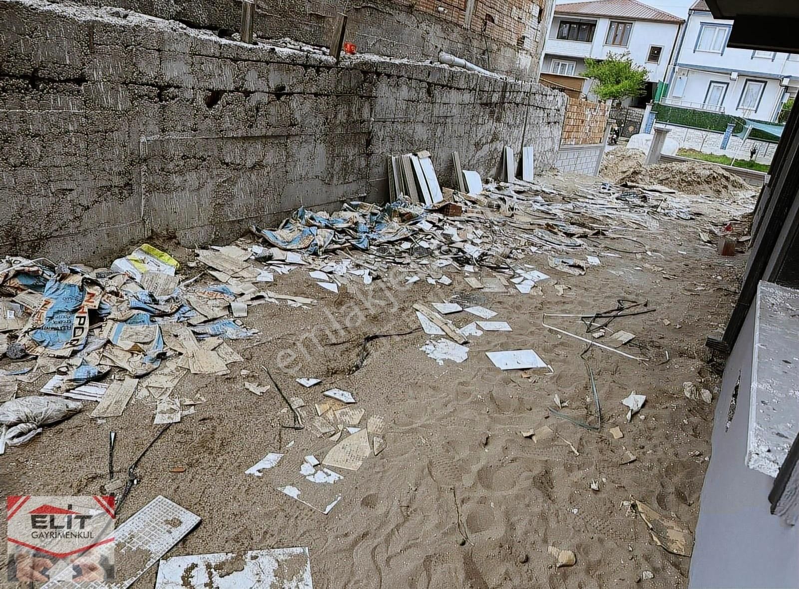 Sakarya Kocaali'de Acil Satılık Müstakil Triblex Villa