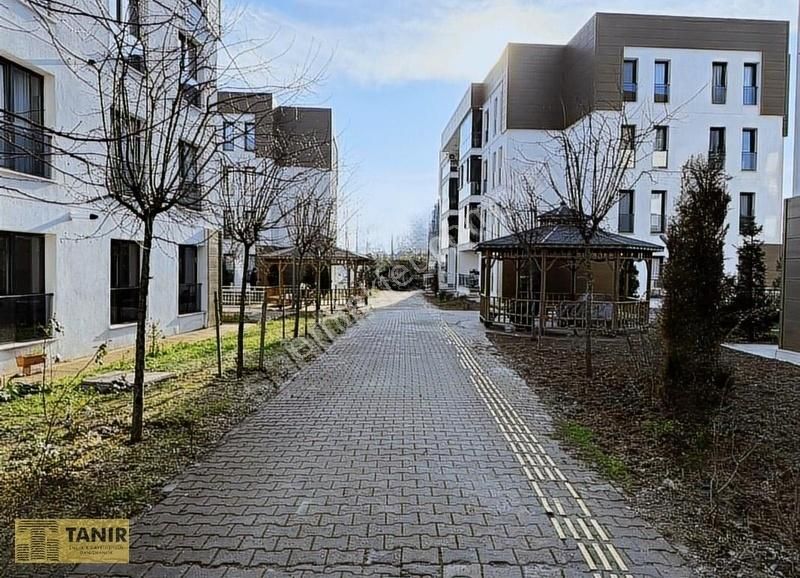Toki Hoşdere Kısa Katlı Sitede Tadilatlı Arakat Daire