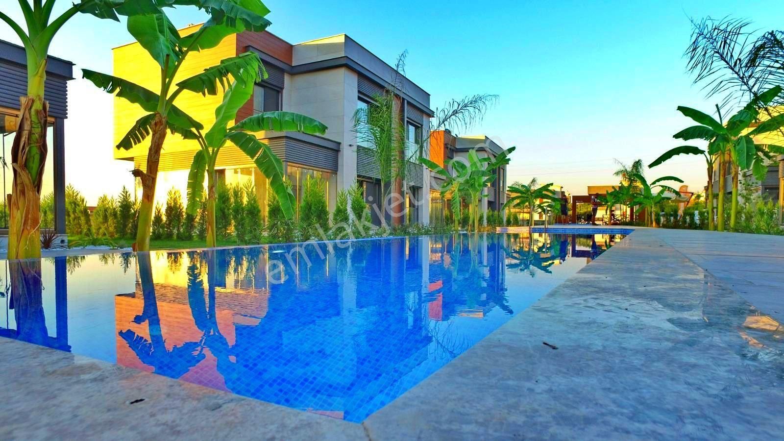 Kuşadası Güzelçamlı'da Havuzlu 3+1 Satılık Yaz
