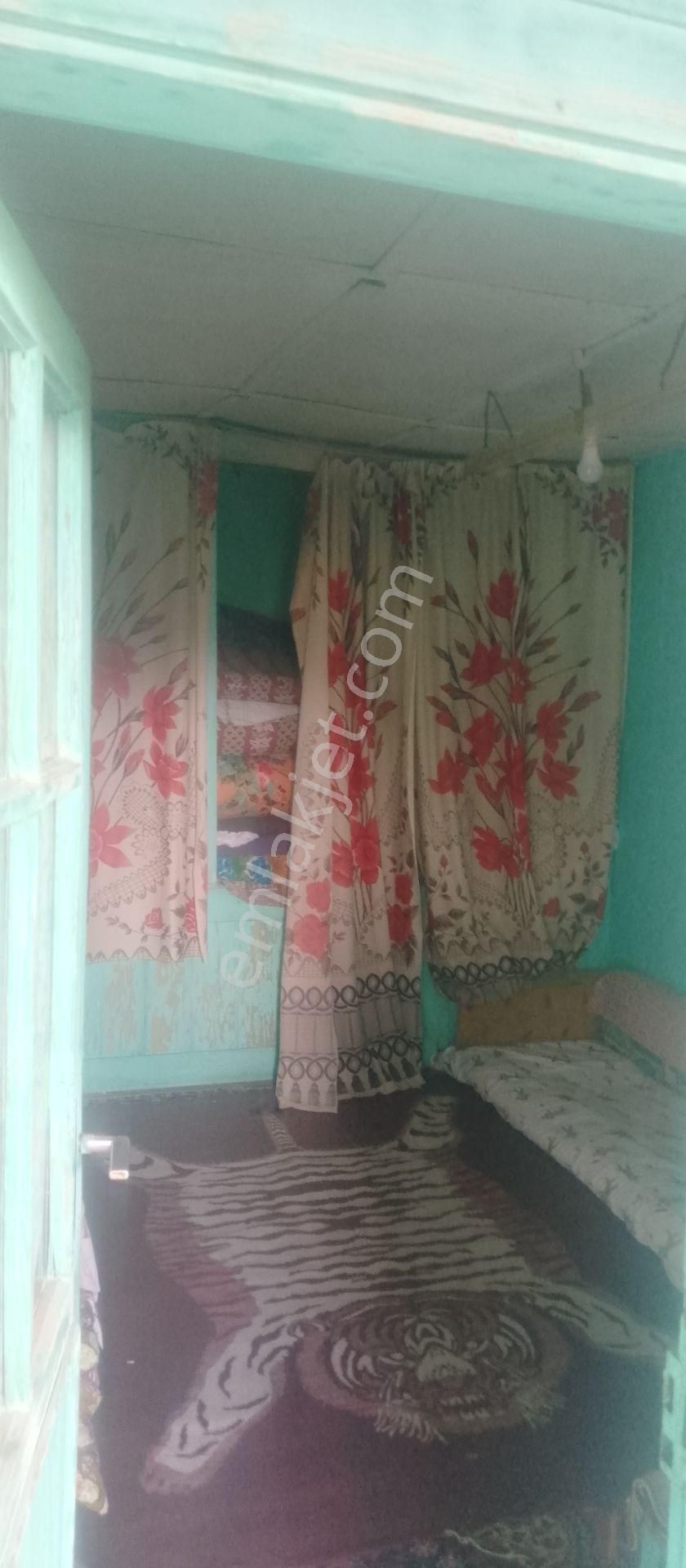 Aciliyetten Yatırımlık Müstakil Ev