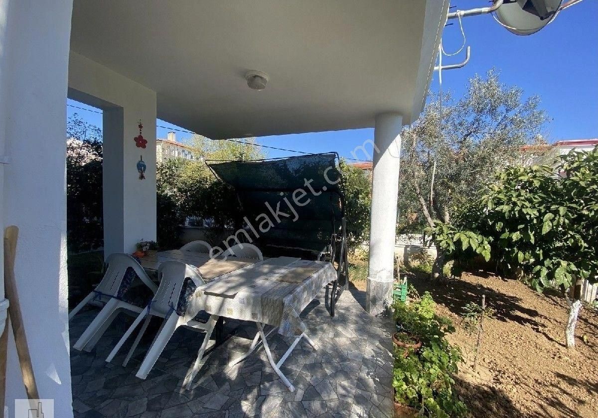 Altınoluk Merkezi Konum Da Yüksek Giriş 3+1 Ve Bahçe Katı 1+1 Tek Tapu Olarak Satılık Uygun 2 Daire