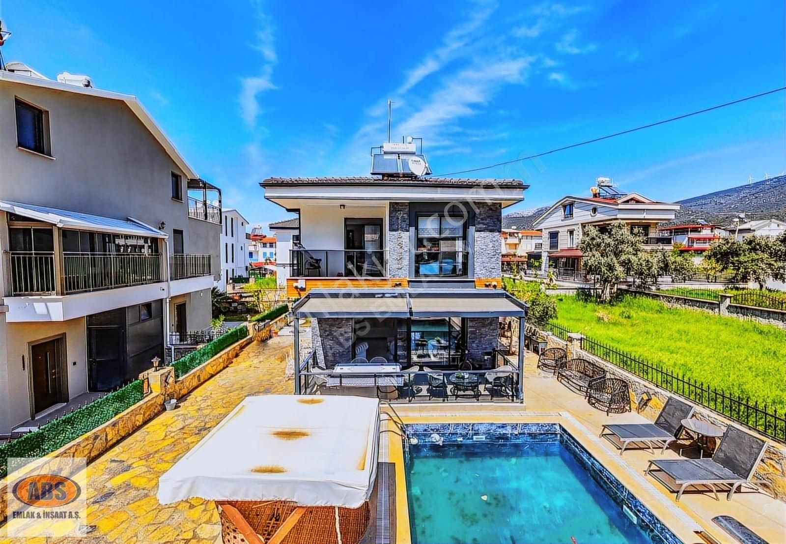 Didim Akbük Merkezde Satılık Lüks Villa