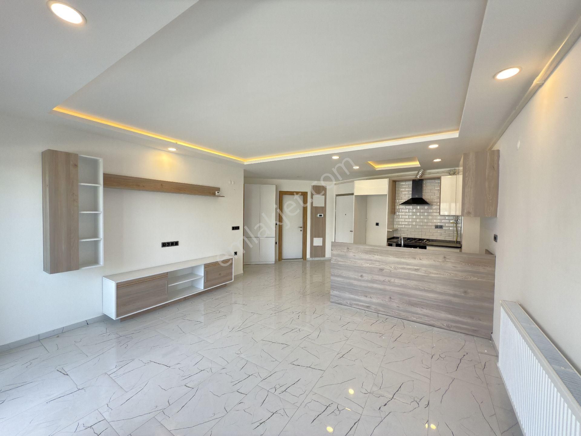 Kuşadasında Yeni Havuzlu Kapalı Otoparklı Site İçinde Kaloriferli Ebeveyn Banyolu Sıfır Daire - Görsel 11