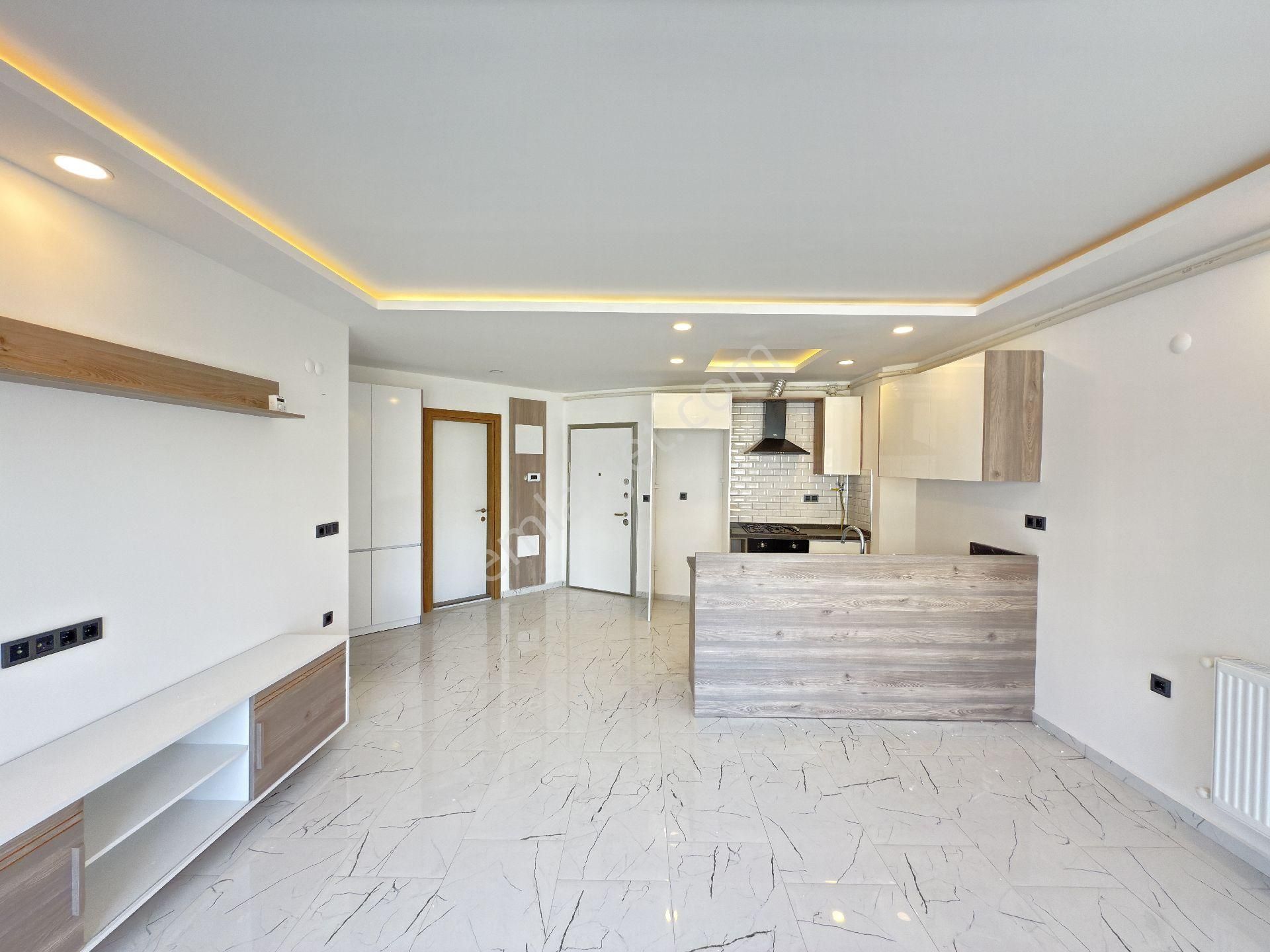 Kuşadasında Yeni Havuzlu Kapalı Otoparklı Site İçinde Kaloriferli Ebeveyn Banyolu Sıfır Daire - Görsel 13