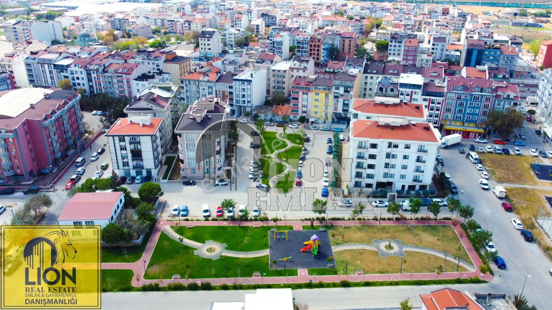 Bandırma 600 Evler Adliye Yakını Arakat,balkonlu Satılık 2+1 Daire