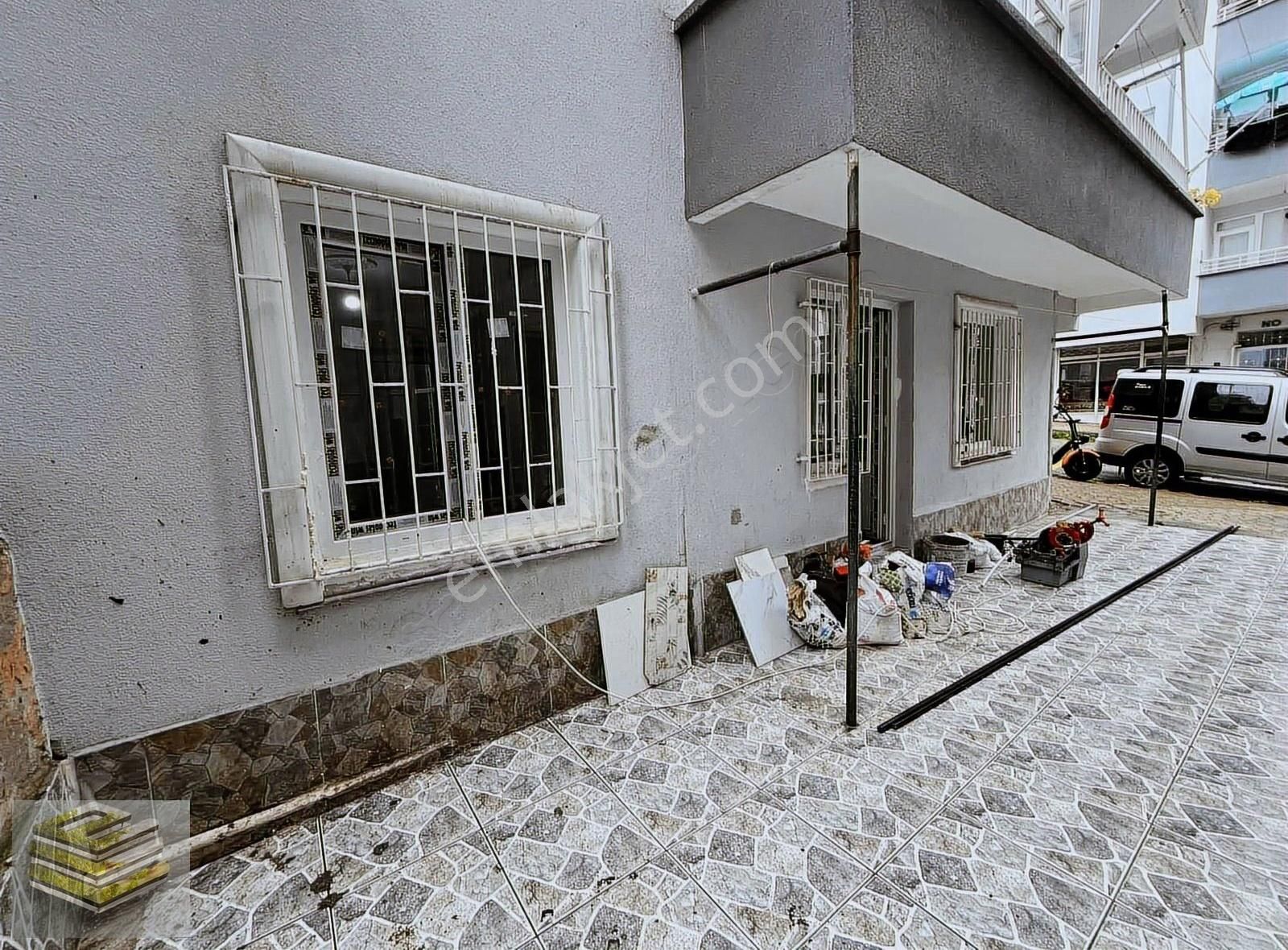Ekipten 2+1 Giriş Kat Doğalgazlı İçi Sıfır Yapılı Daire