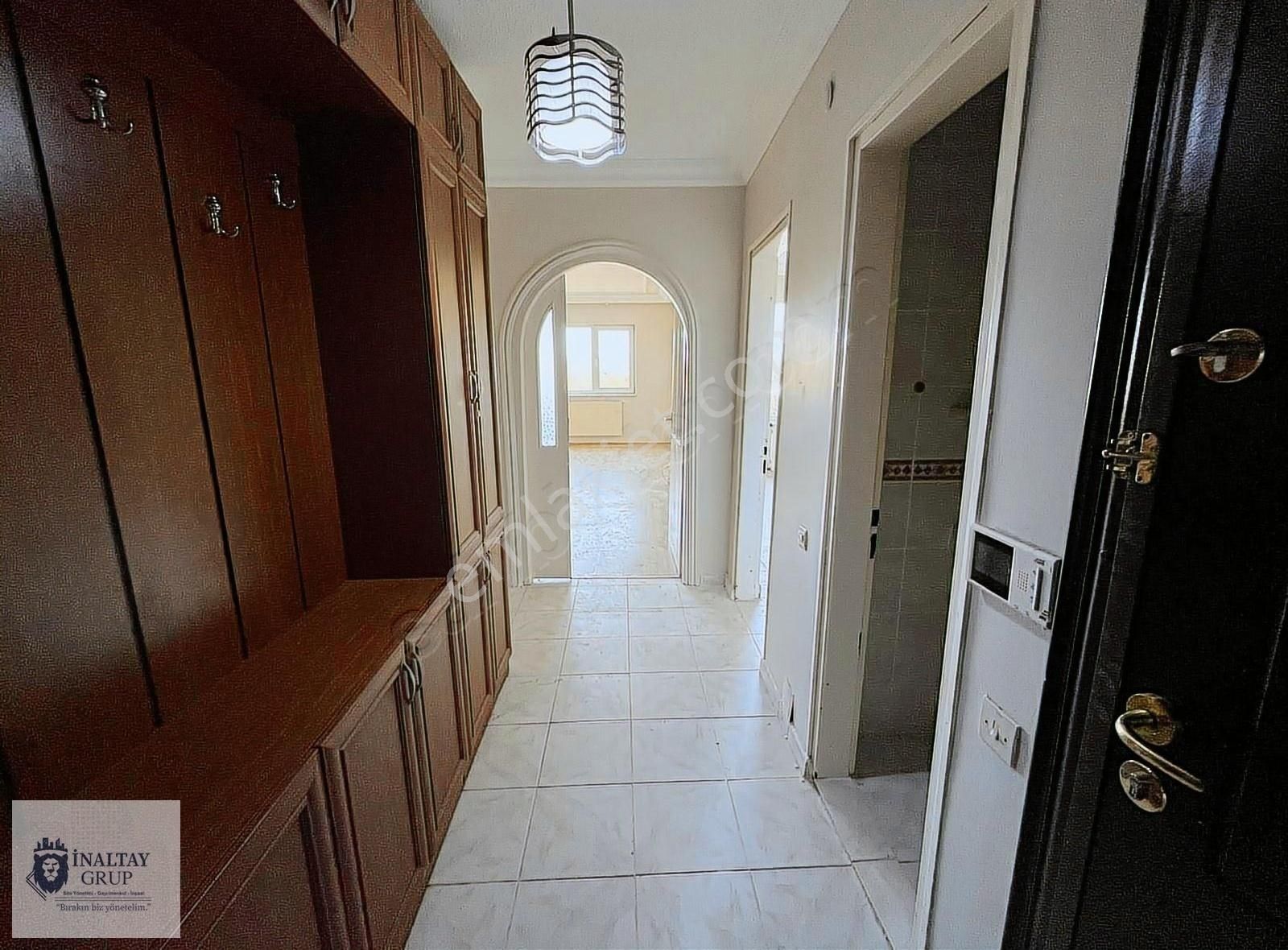 İzmit Yahyakaptan Mah. C/11 Blok Boyalı Temiz 3+1 Kiralık Daire