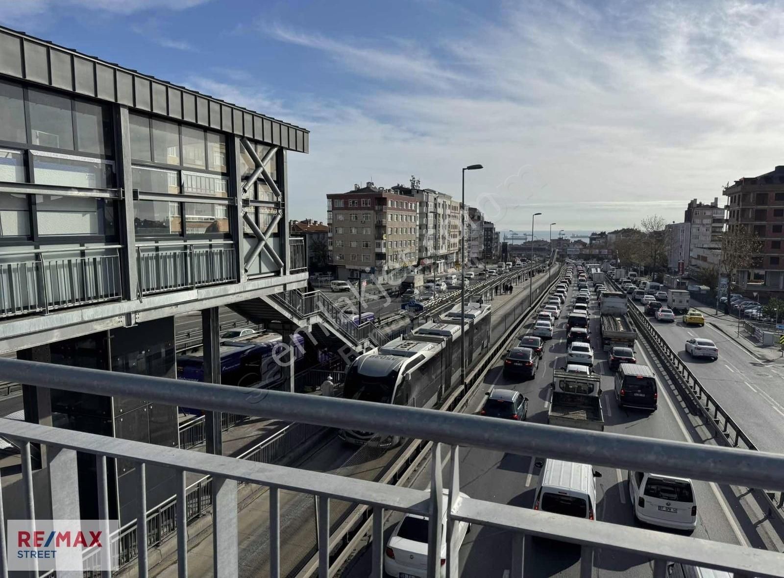 Avcılar Şükrübey Metrobüs Bitişiği Ticari Ve Konut İmarlı Arsa