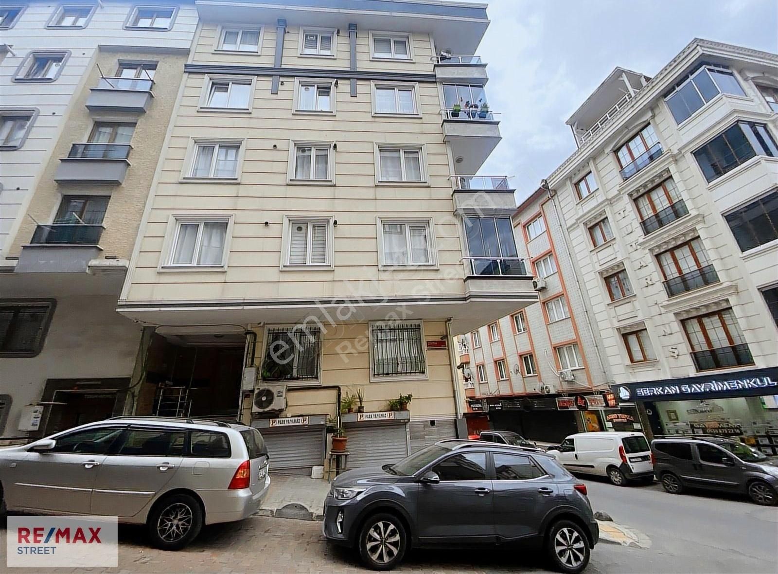 Hürriyet Caddesi Üzerinde Fırsat Satılık 2+1 Krediye Uygun Daire
