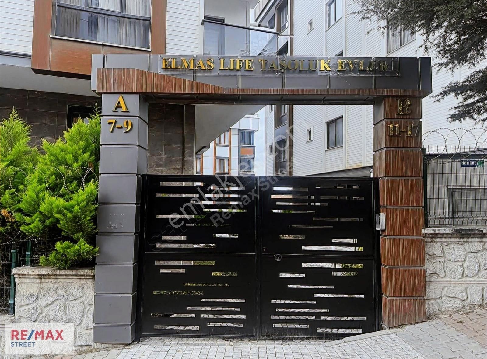 Re/max Street'den Taşoluk Elmas Life Evlerinde Satılık 2+1 Daire