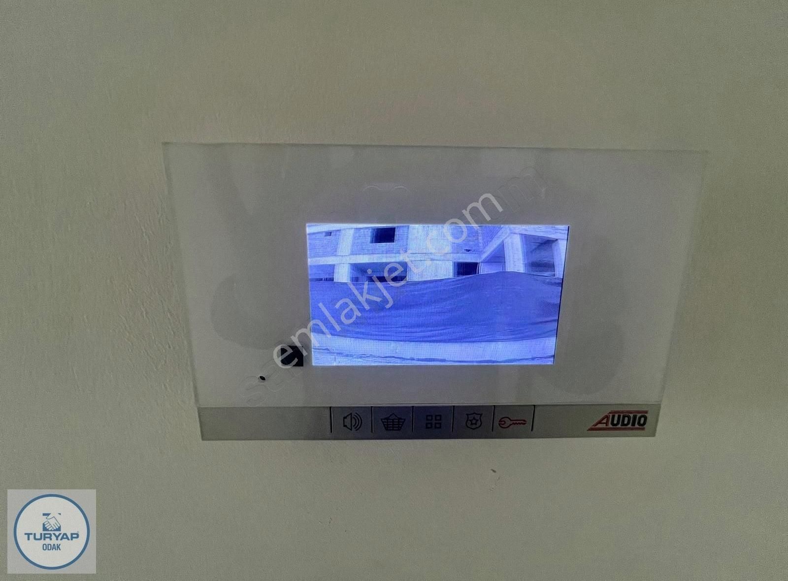 Tuzla Merkez'de İstasyon Cad.satılık 3+1 Boş Daire