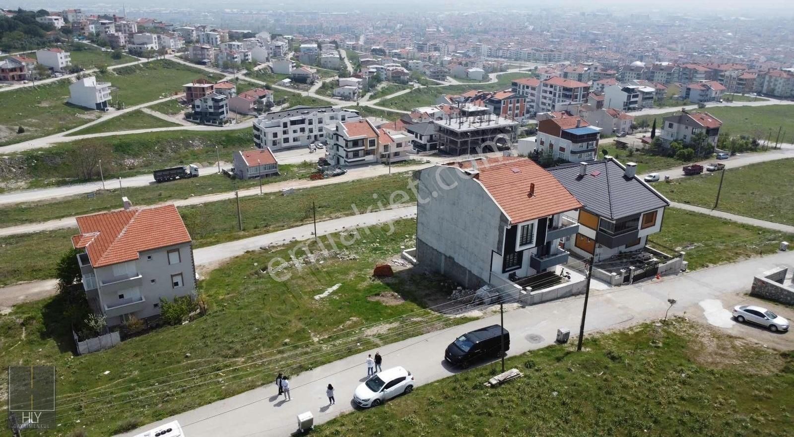 Hly Gayrimenkulden Maltepe Mahallesinde 250 M2 Villa İmarlı Arsa