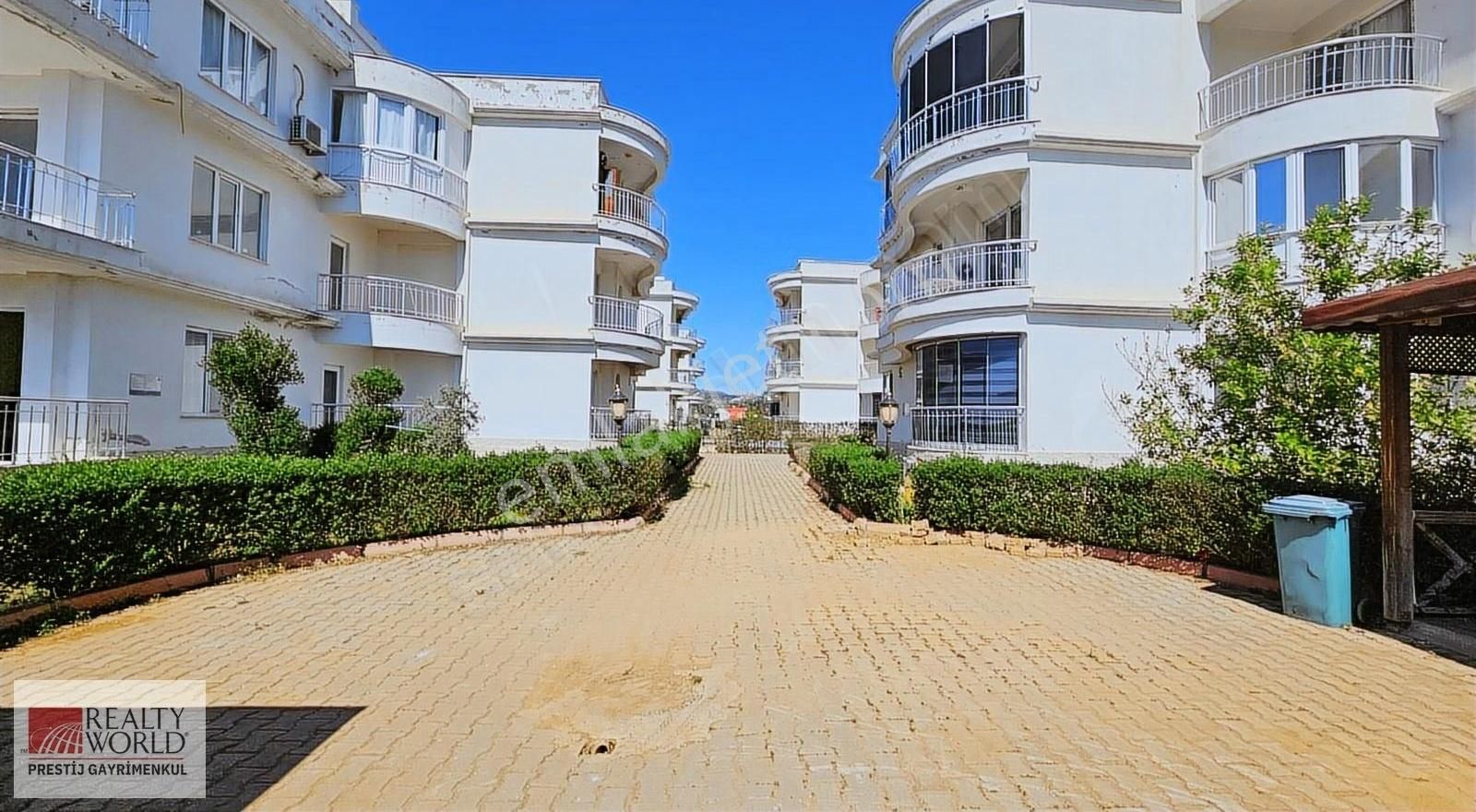 Kepez Demirel'de Site İçerisinde Havuzlu 2+1 Daire