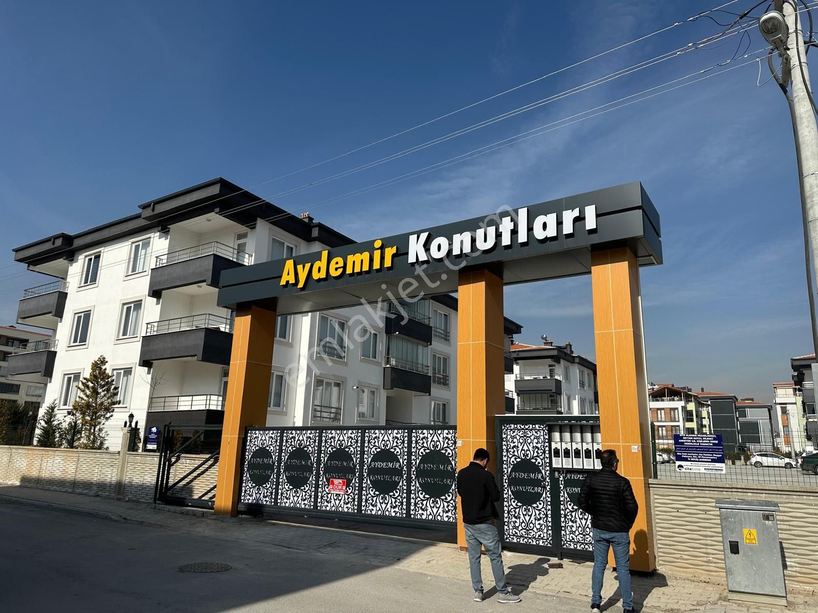 Selahaddin Eyyubi Mahallesi Kelebekler Vadisine Yakın 3+1 Acil Satılık Daire!