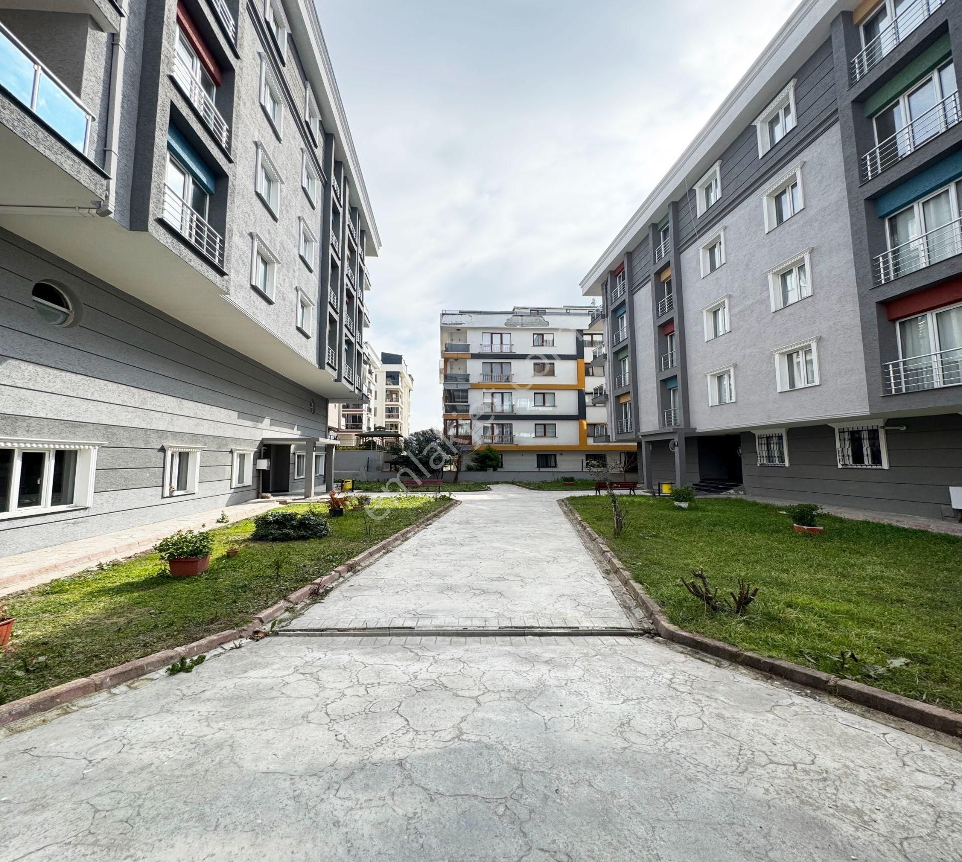 Beykent'in Merkezi Lokasyonu Adnan Kahveci'de Site İçi 2+1 Daire