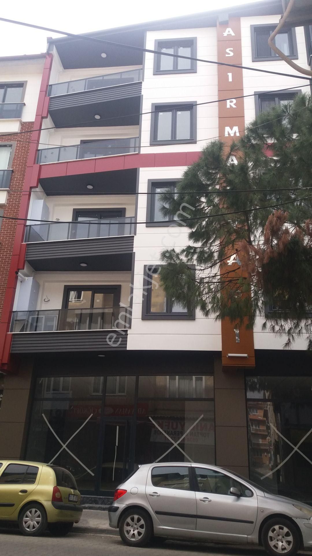 Edremit Çarşı İçi Merkez Yeni Sıfır Binada Lüx 2+1 Satılık Daire