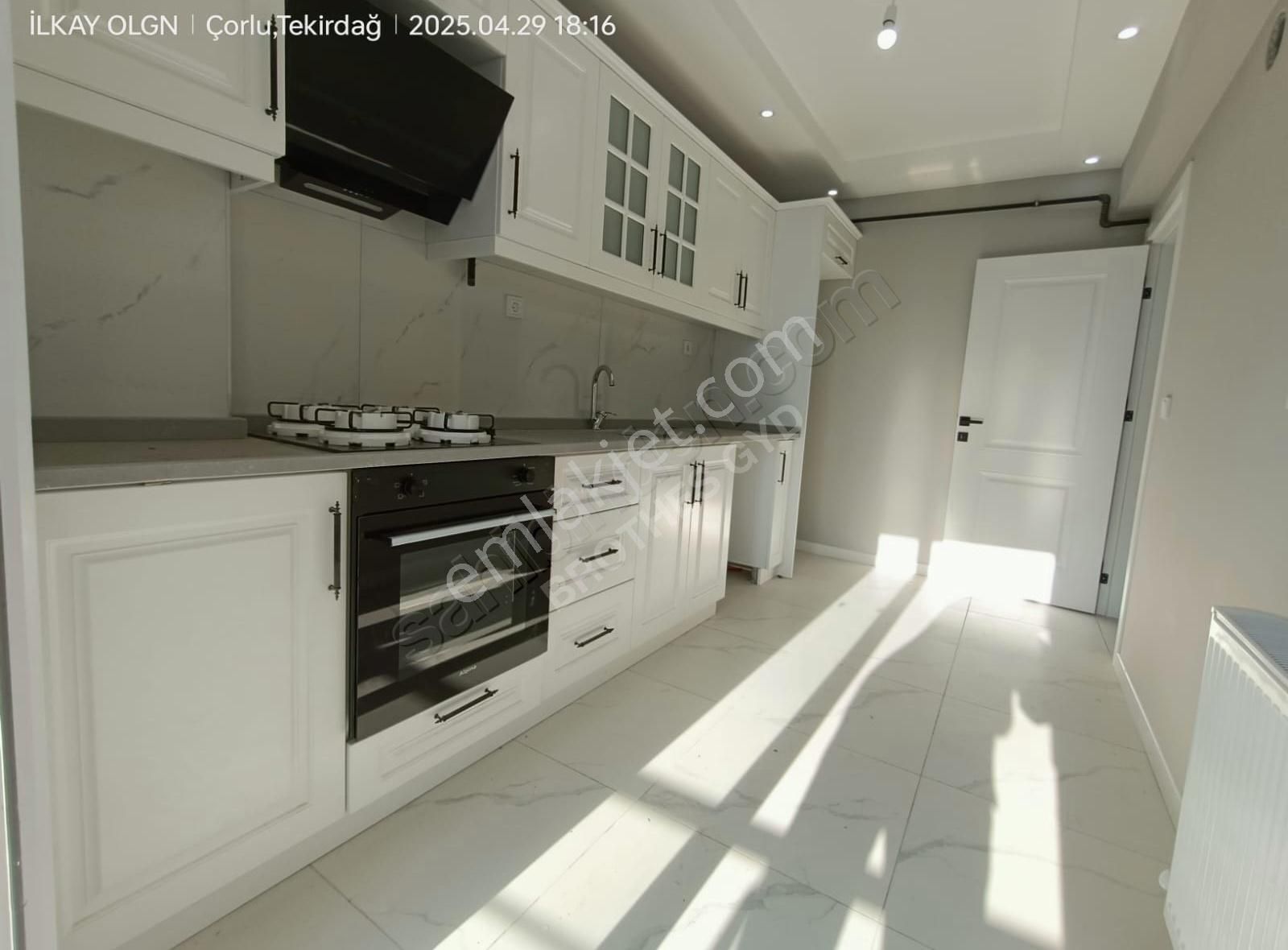 Brothersdan Çobançeşme Mah.arakat95m2 2+1 İskanlı Satılık Daire
