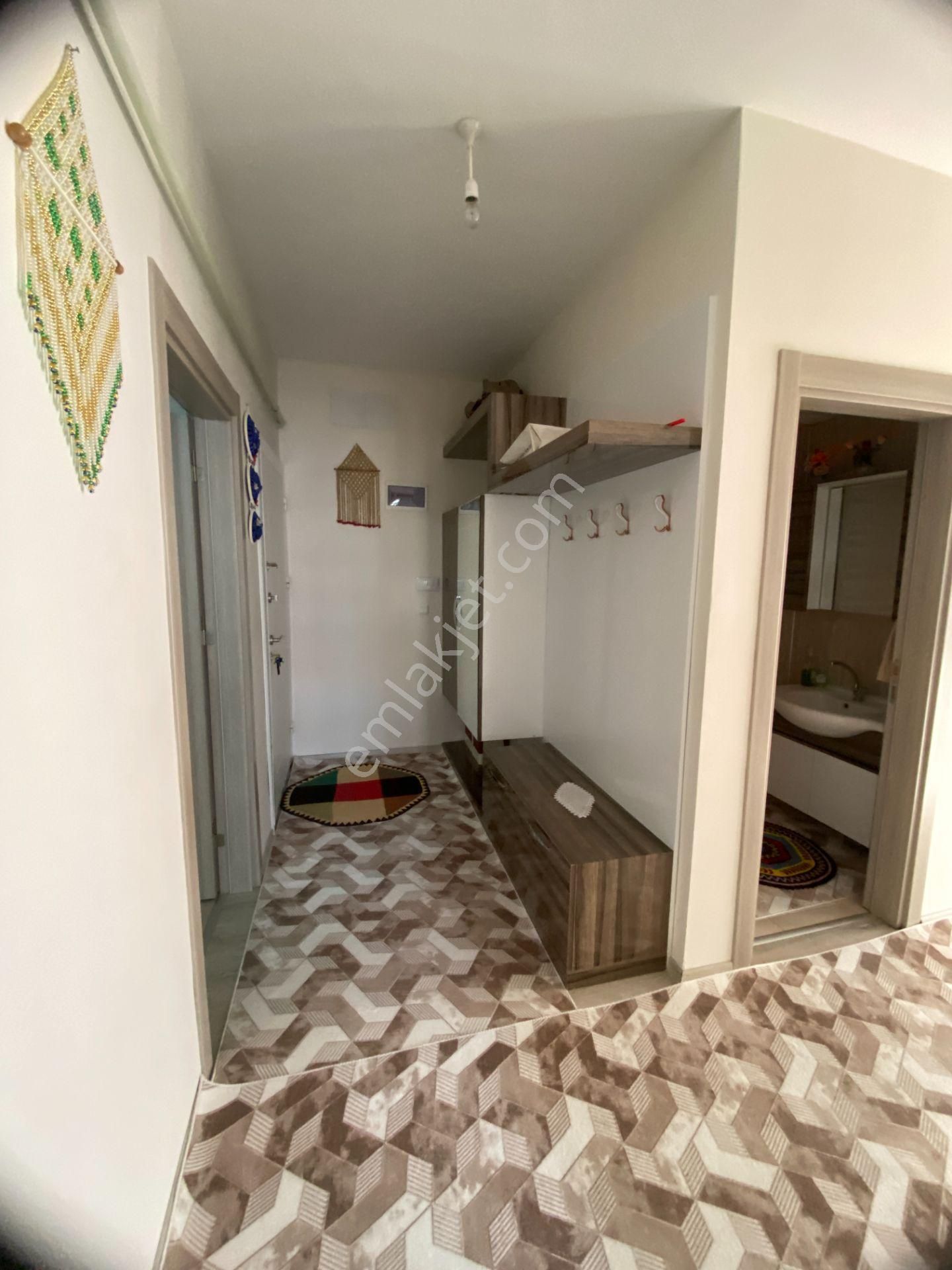 S.eyubi Mah A.yesevi Cad.2+1 4yıllık Asansörlü Fulbakımlı Daire