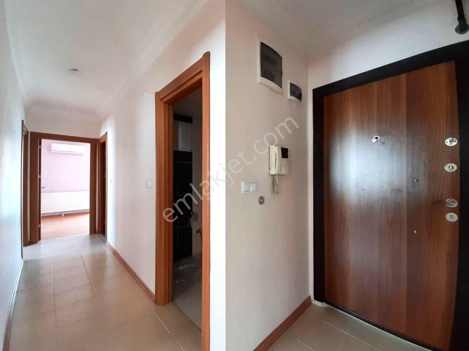 Yenigün 'de Geniş Asansörlü Otoparklı Fırsat Daire - Görsel 3