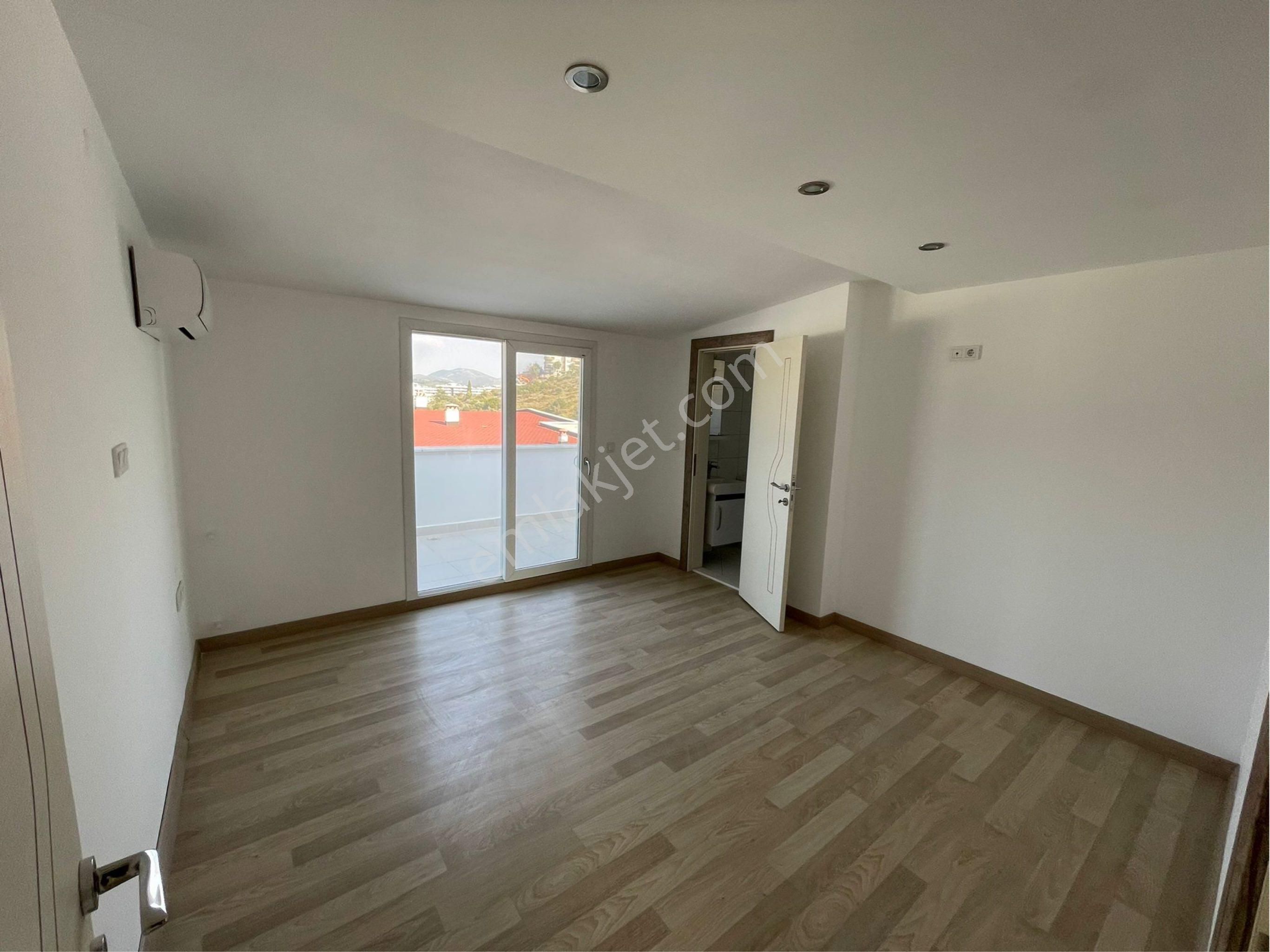 Kuşadası'nda 4+1 Geniş Teraslı Satılık Dubleks Daire - Görsel 5