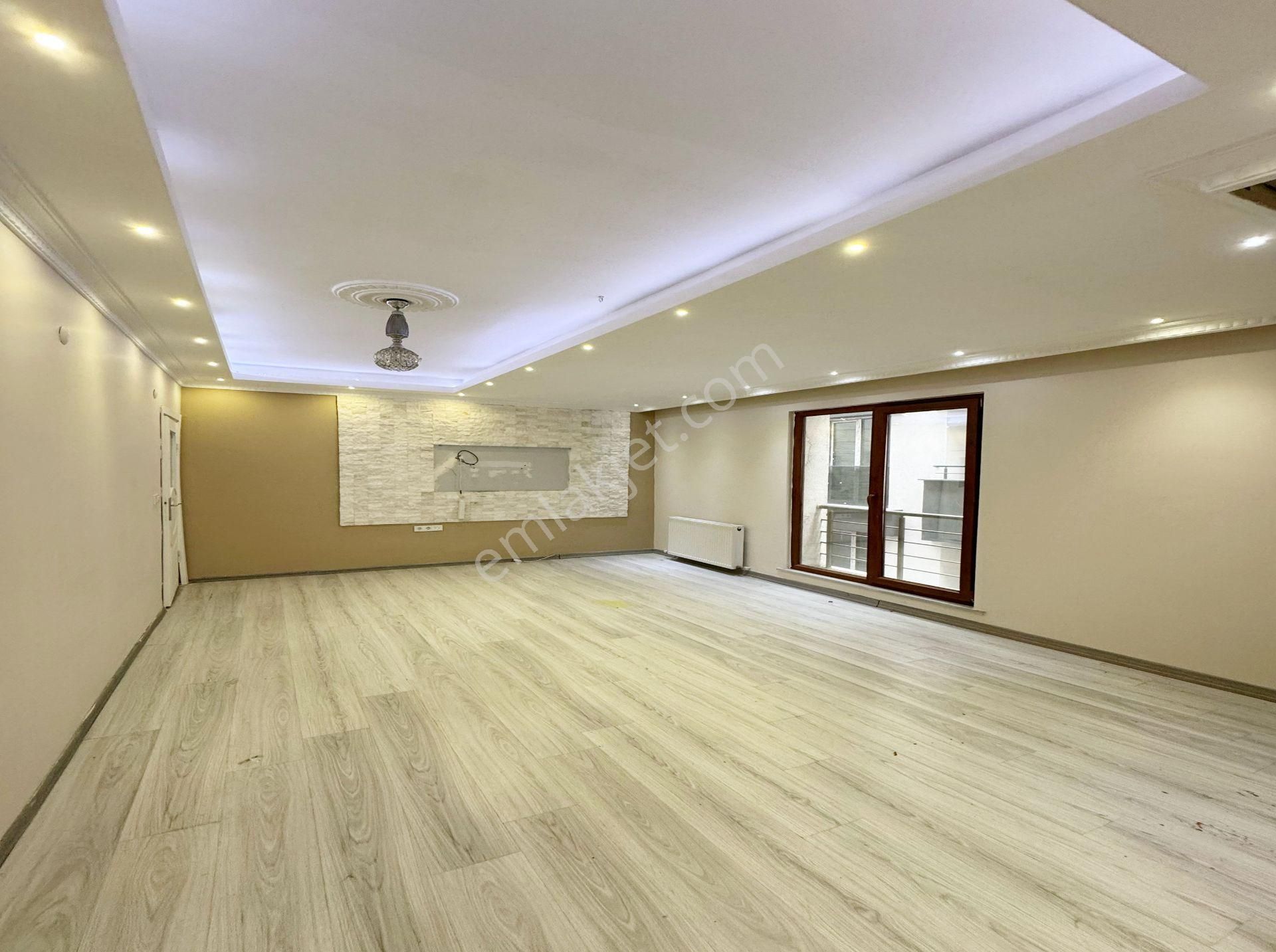 Vira Yapı'dan Marmara Park Altında Özel Reyap Hastanesi Karşısı Geniş M2 Daire !