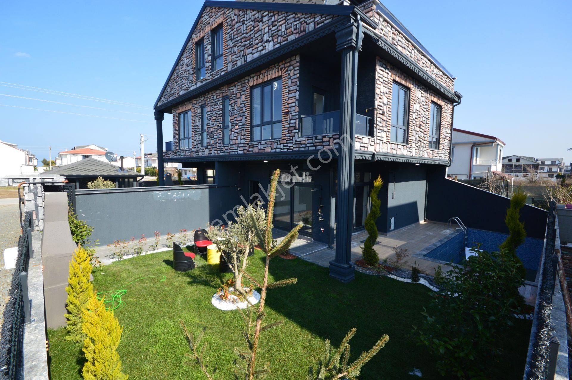 Kocaali De Yılın Fırsatı Büyük Villa !! Zam Gelmeden Satılmadan Alın
